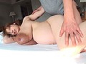 独占！ 奇跡のNカップ 臨月中出し！ 出産予定日5日前に撮りました！ 113センチ かおり 19才　サンプル画像06